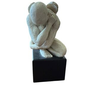 TMS 2006 Vitruvian Collection Grieving Angel Resin 8 Inches